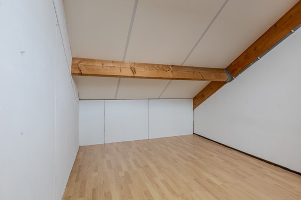 Slaapkamer zolder 3.jpg